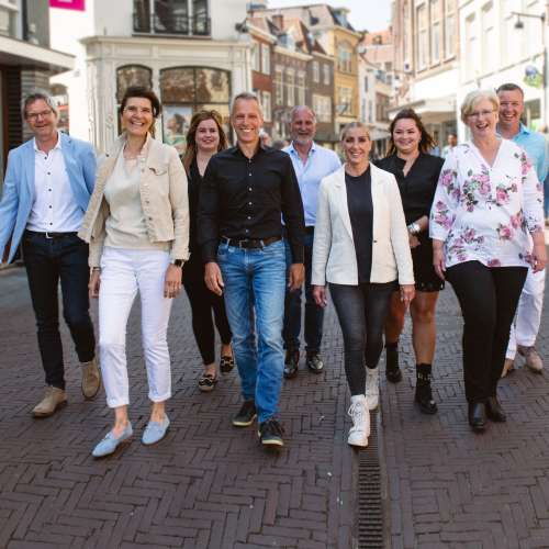 Team van Advidens lopend in Zutphen