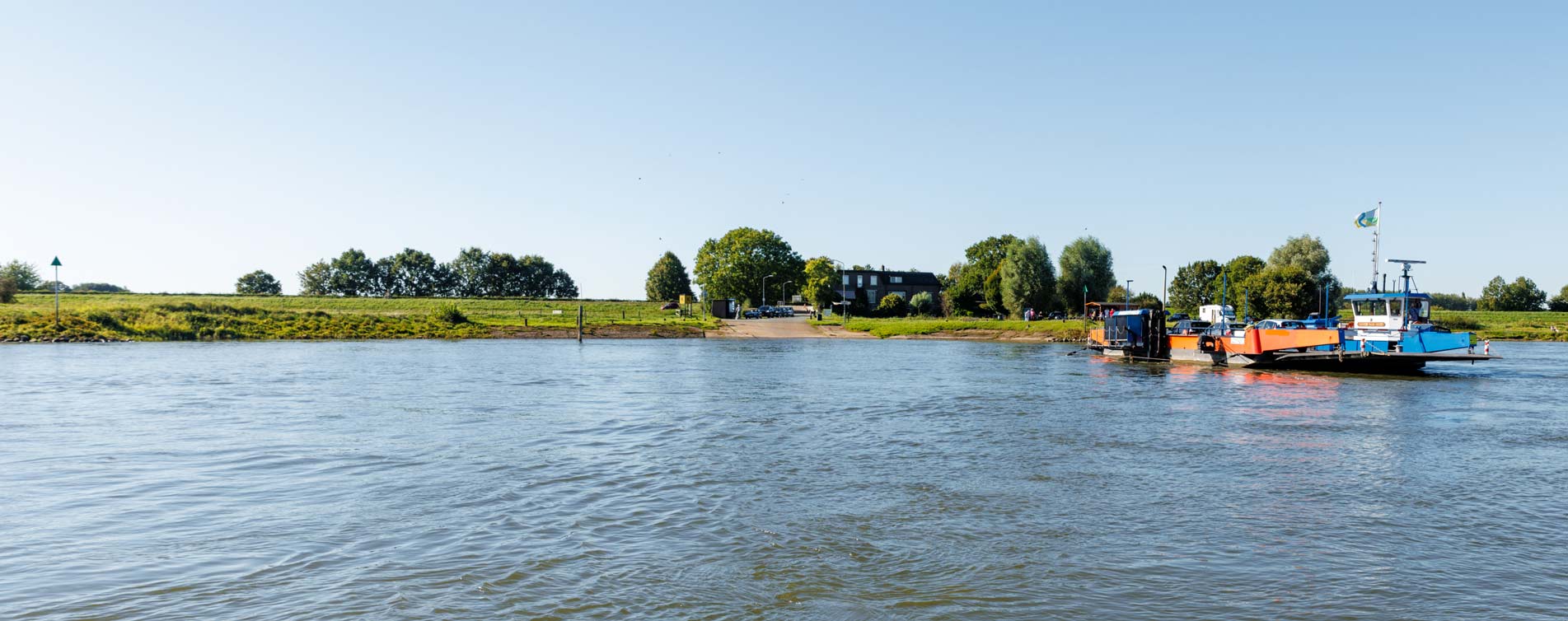 Veerpont over de IJssel bij Wijhe - Hannink Financiële Dienstverlening